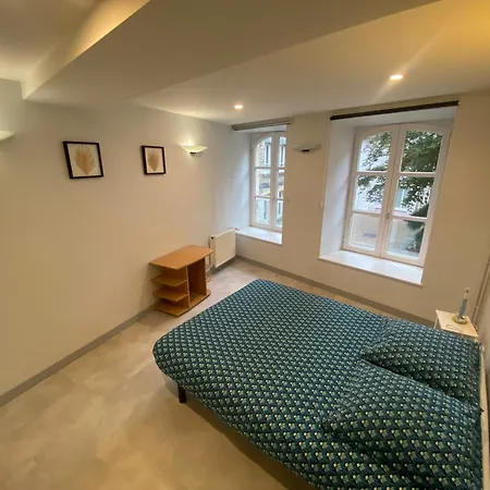 8 -les Moulins Apartment *